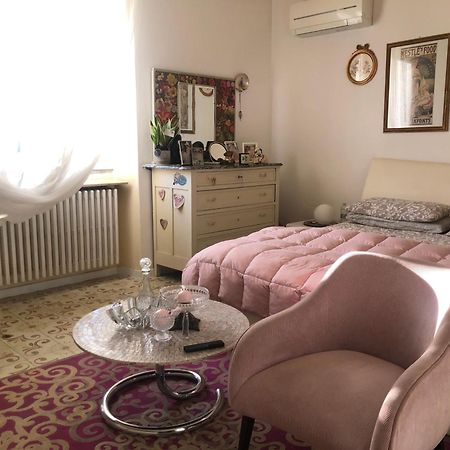 B & B Da Giusy Corte Franca Buitenkant foto